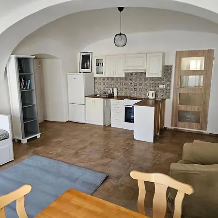 Byt V Centru Chotebore Apartment